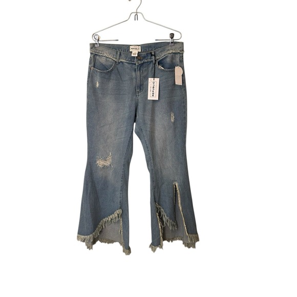 For The Republic Women's 10 Frayed Cropped Hem Flare High Rise Jeans NWT - Picture 1 of 4